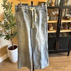 Pull on, Wide-Leg Drawstring Jeans